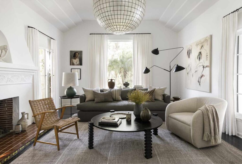 spanish art deco home tour living room 0120 2000 e206e51ef737424aaa6eab5f500f5b84
